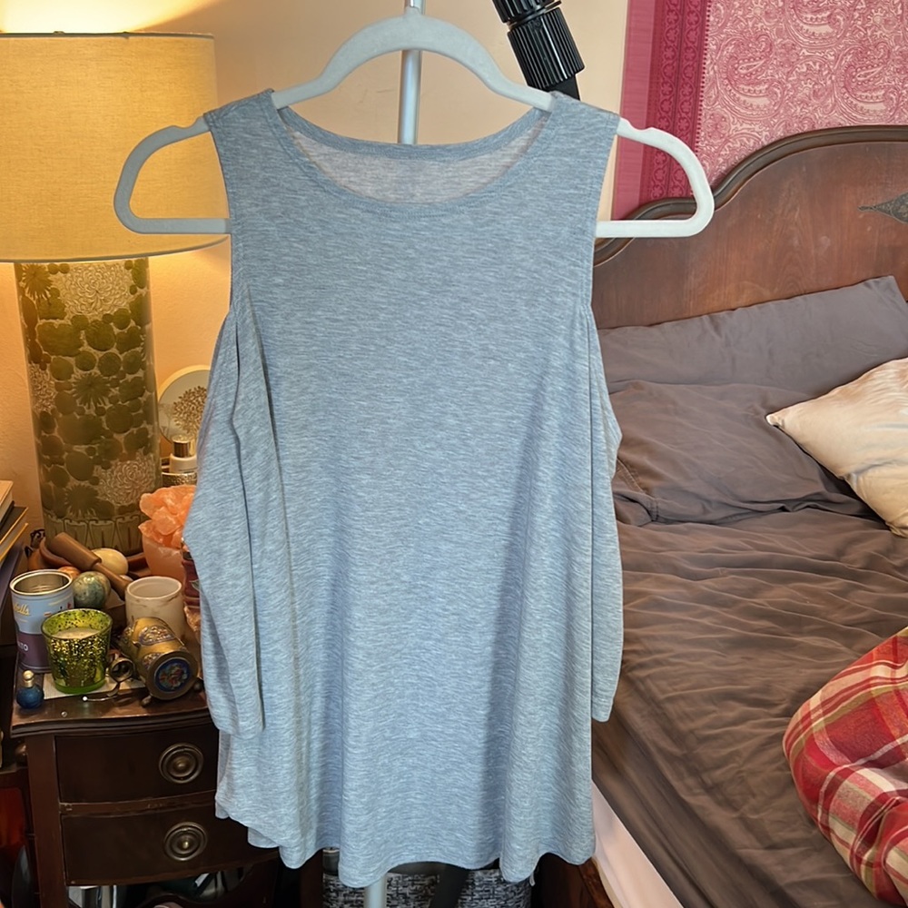 SALE!! DEAL!! CHIC SEXY MINIMALIST Gray Cut-Out Shoulder A-Line Top